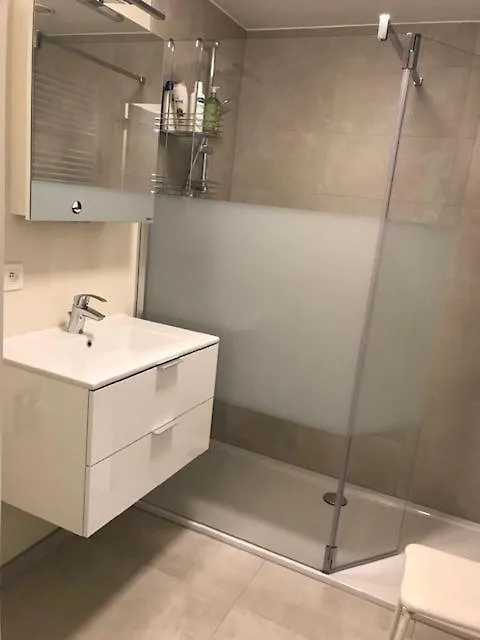 Renovated Studio With Swimming Pool Within Walking Distance Of The Beach T127 오스텐드